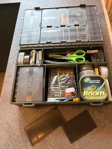 Fox edges tackle - tackle, loaded