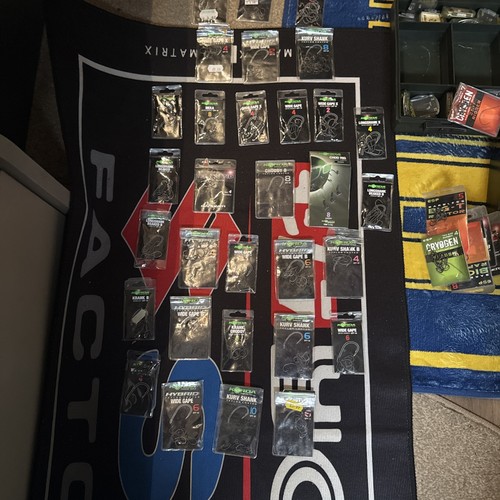 Assorted carp fishing - , hooks